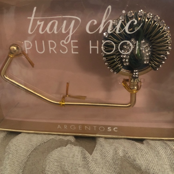 🌺NIB🌺Purse Hook 
Gorgeous Green & Gold Peacock Purse Hook - Picture 3 of 5